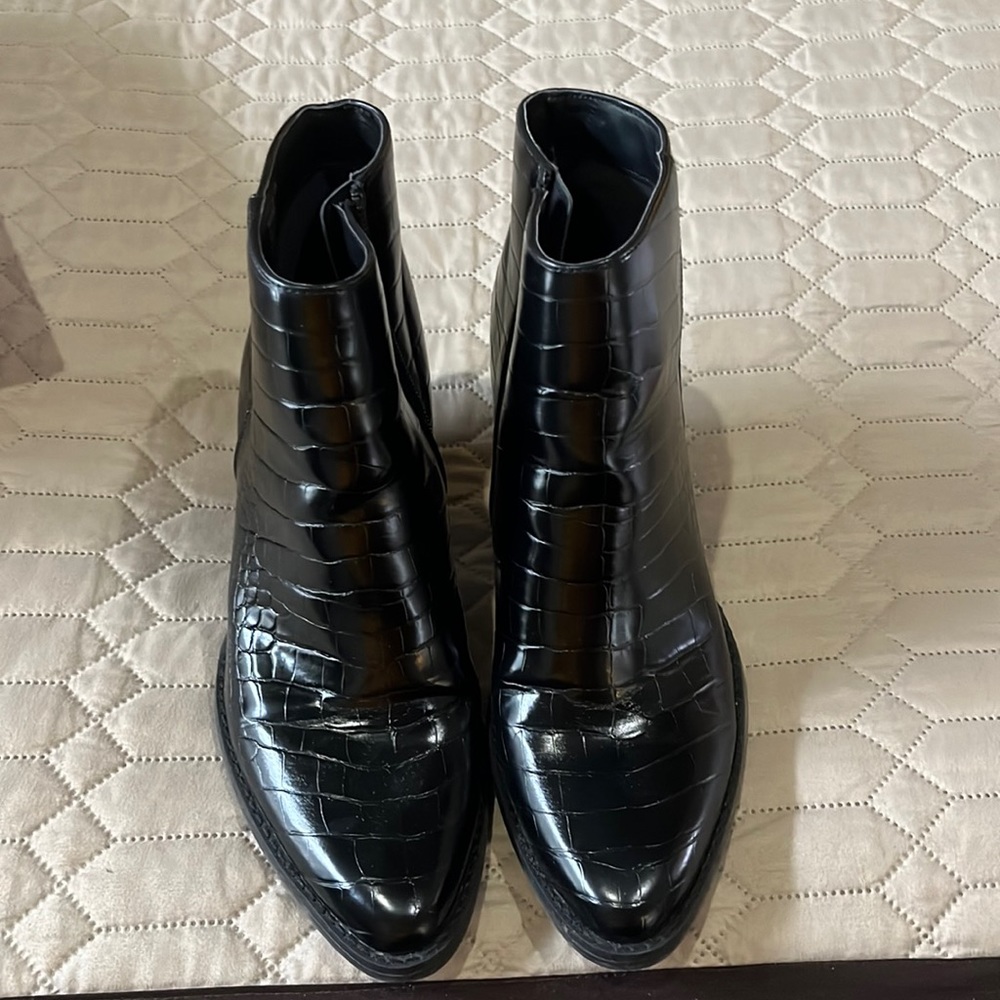 Women’s madden girl booties like new
